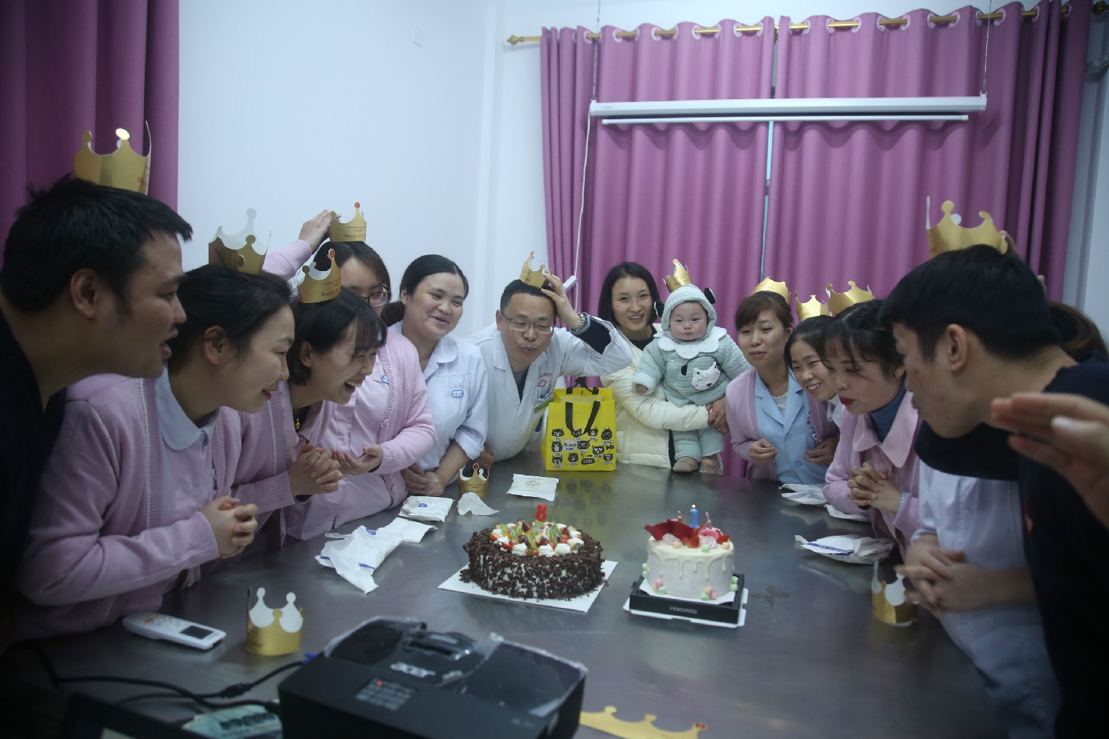 我院为“巴掌宝宝”庆祝一周岁生日