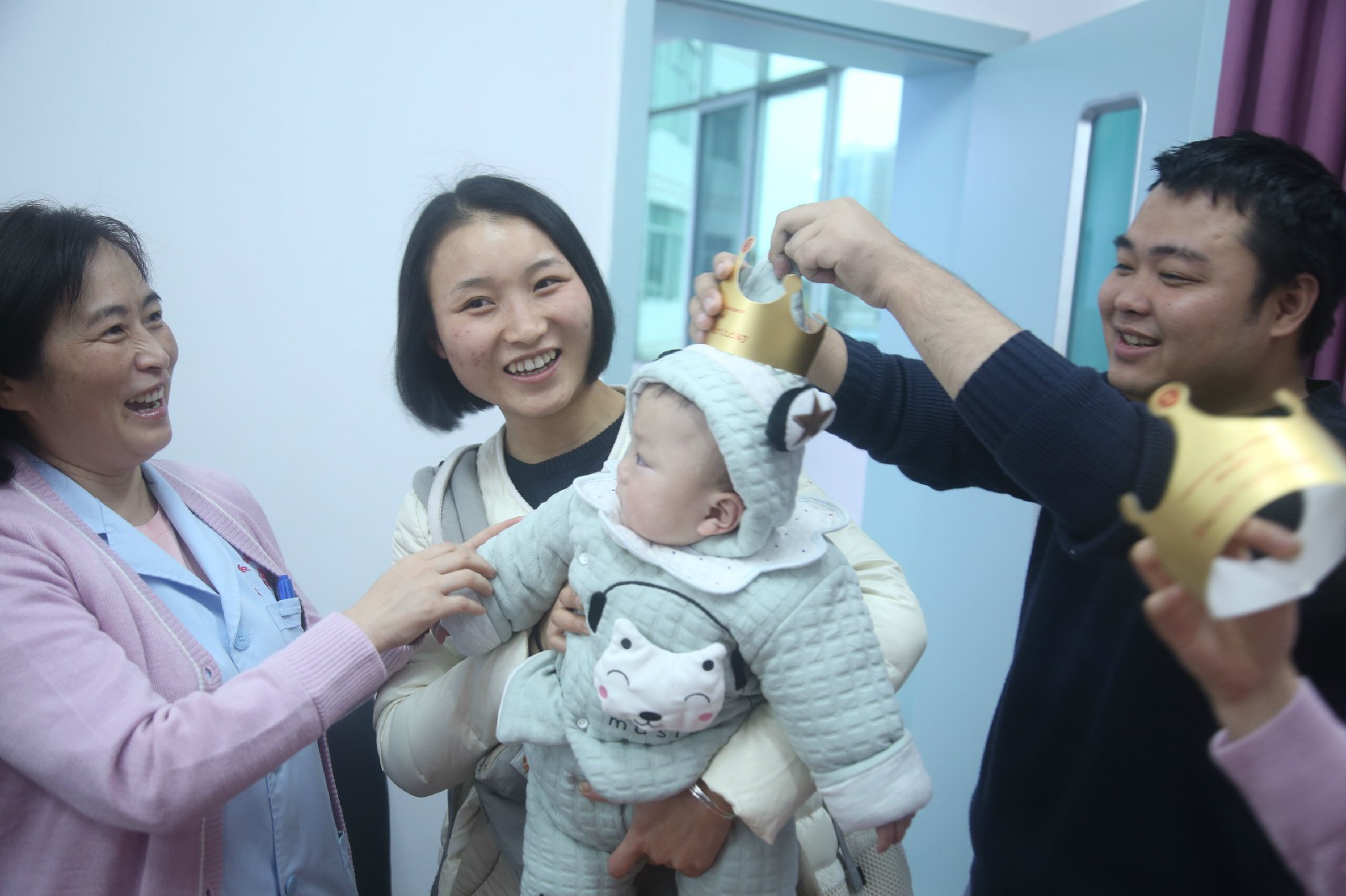 我院为“巴掌宝宝”庆祝一周岁生日