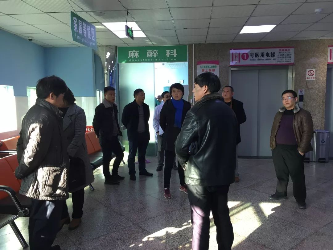 铜仁市公共资源交易中心专家组一行人深入我院开展工程竣工验收工作