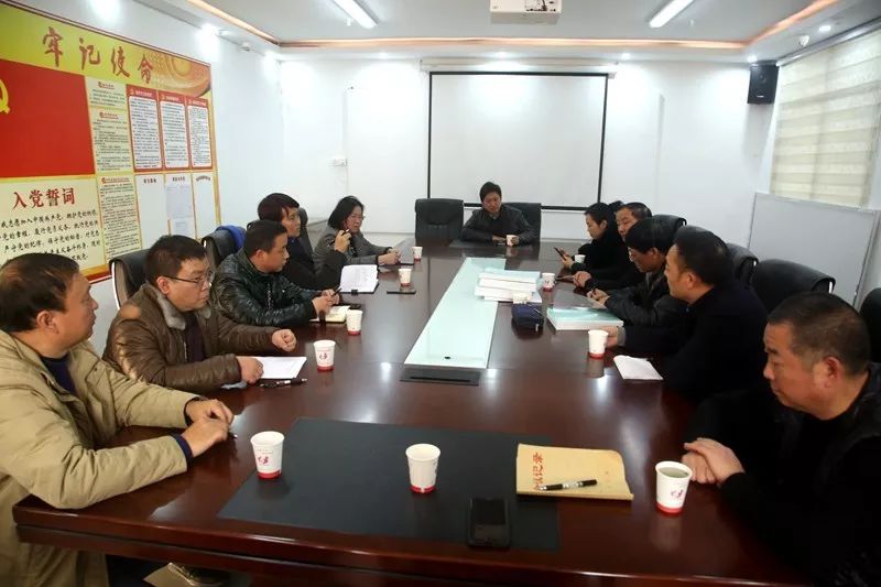 铜仁市公共资源交易中心专家组一行人深入我院开展工程竣工验收工作