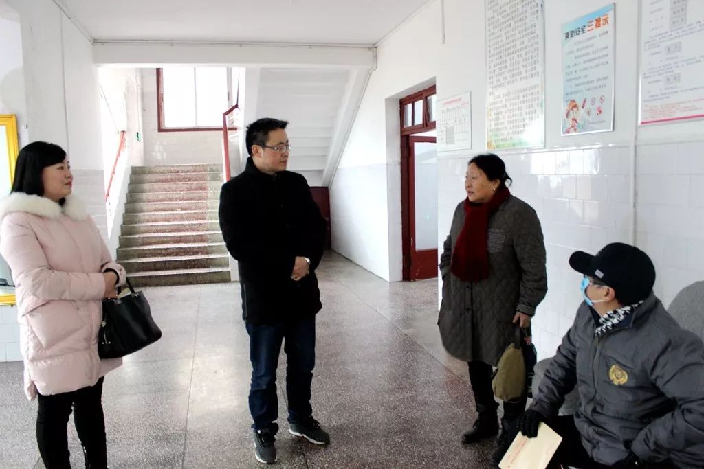 铜仁市妇幼保健院工会走访慰问退休老领导、患病职工