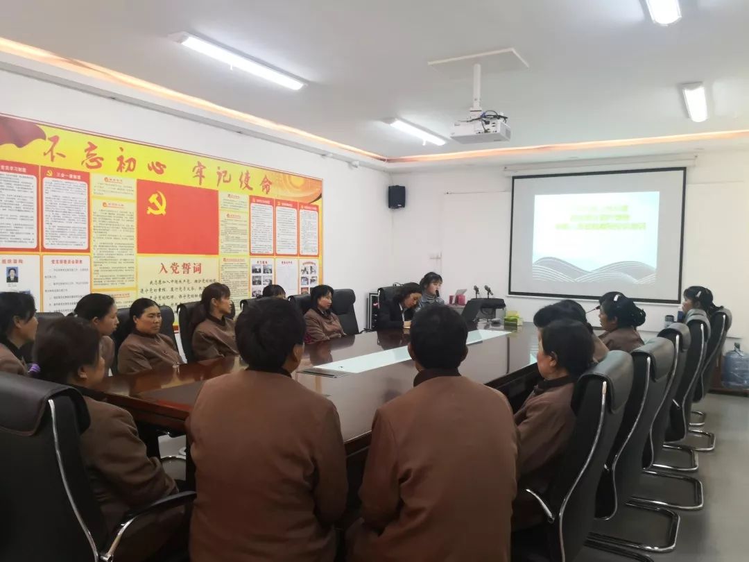 【新闻】铜仁市妇幼保健院院感科组织全院保洁人员开展院感知识培训