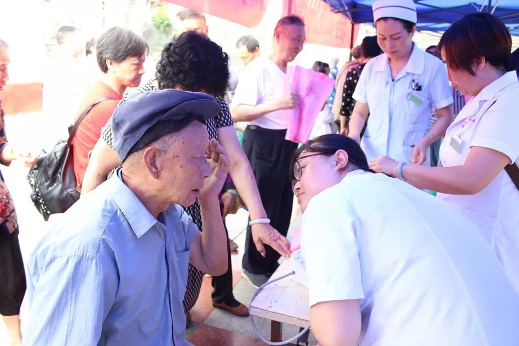 铜仁市妇幼保健院积极参与铜仁市无偿献血主题宣传活动