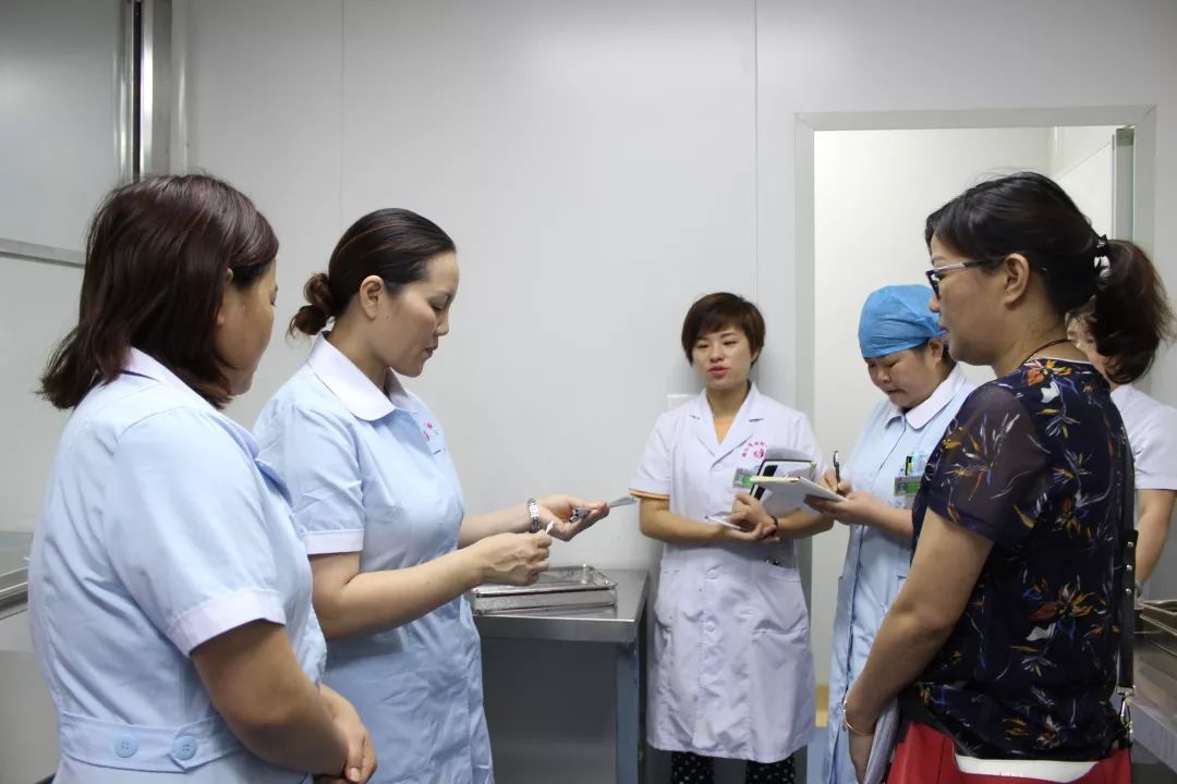 铜仁市医疗机构感染防控工作专项检查组深入我院督导检查