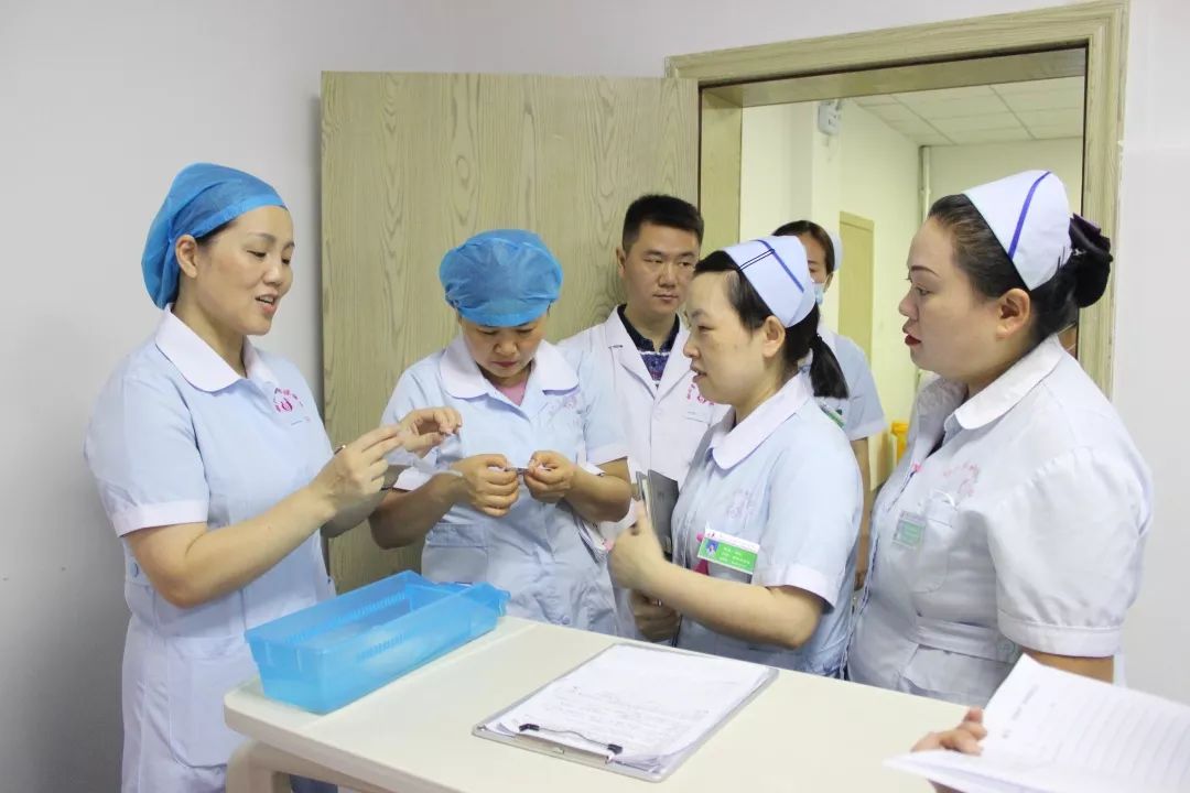 铜仁市医疗机构感染防控工作专项检查组深入我院督导检查