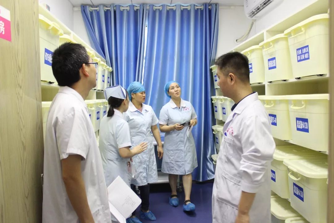 铜仁市医疗机构感染防控工作专项检查组深入我院督导检查