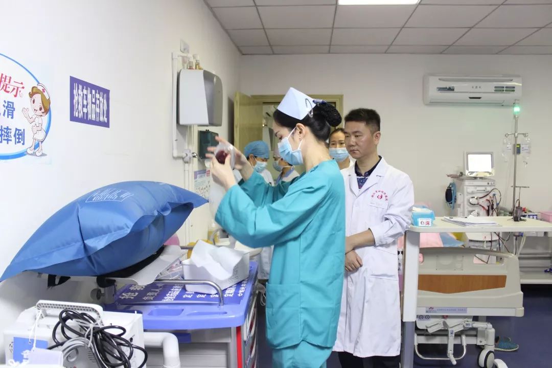 铜仁市医疗机构感染防控工作专项检查组深入我院督导检查