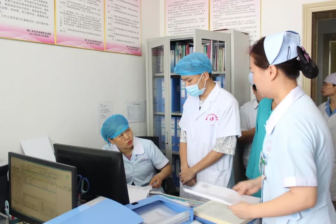 铜仁市医疗机构感染防控工作专项检查组深入我院督导检查