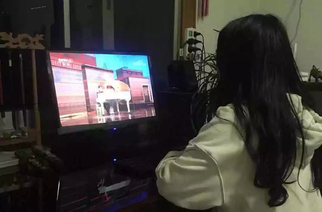 【不忘初心、牢记使命】市妇幼保健院党总支全体党员观看《榜样4》专题节目