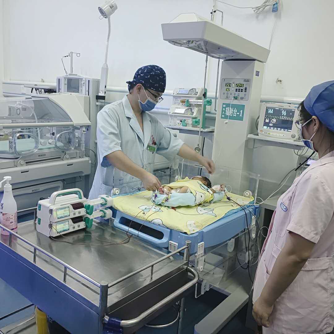 我院开展动静脉同步换血术，抢救一例极重度高胆红血素症新生儿