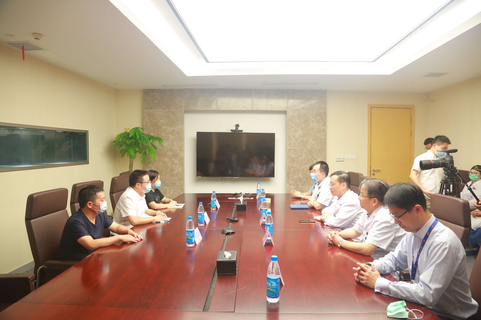 我院携患儿家属前往苏州参加感恩活动