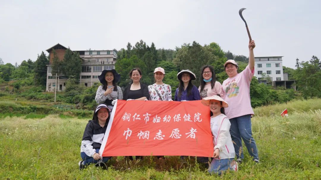 【新闻】田间地头送健康 服务人民展担当
