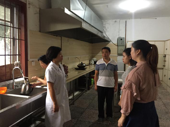 包顺堂副院长率队开展了“生命至上，安全发展”的安全检查
