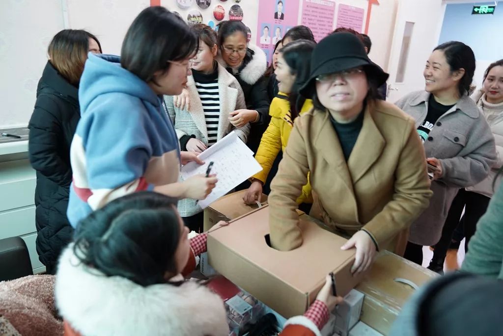 铜仁市妇幼保健院工会组织开展庆“三八”妇女节趣味活动