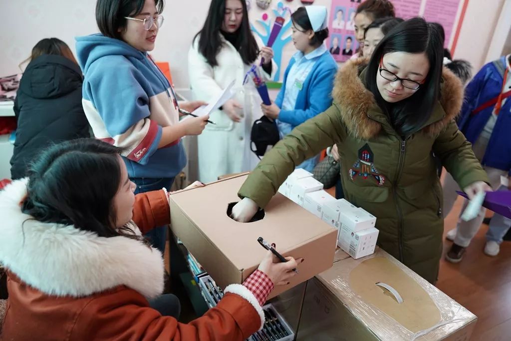 铜仁市妇幼保健院工会组织开展庆“三八”妇女节趣味活动
