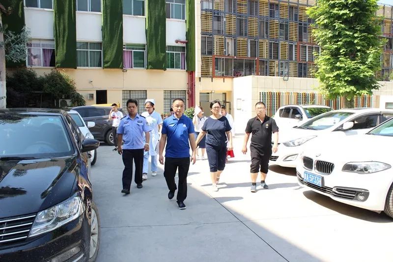 铜仁市妇幼保健院包顺堂副院长率队开展节前安全生产大检查