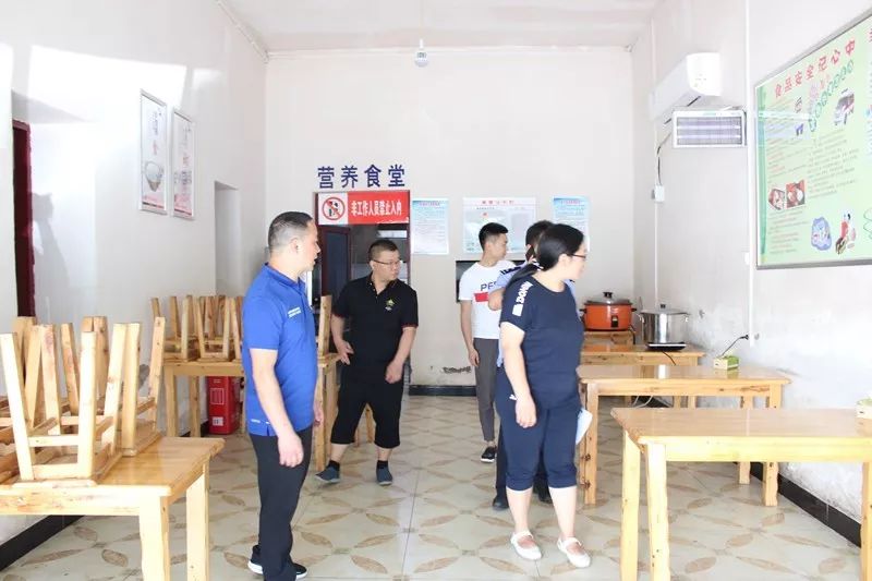 铜仁市妇幼保健院包顺堂副院长率队开展节前安全生产大检查