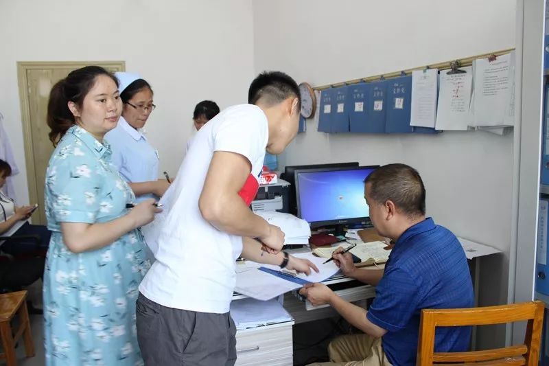 铜仁市妇幼保健院包顺堂副院长率队开展节前安全生产大检查