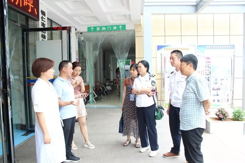 市卫健局、市卫生监督局在我中心联合开展创建国家卫生城市督导工作