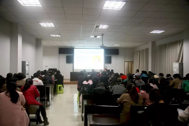 铜仁市妇幼保健院开展习近平总书 记生态文明思想等生态环境 保护法律法规培训会