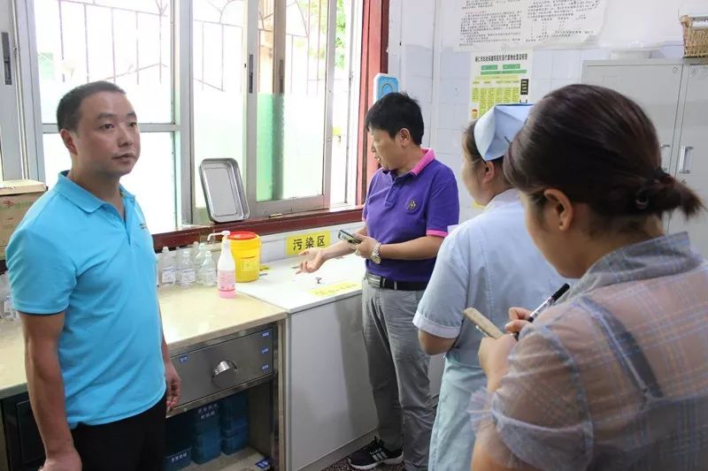 市卫健局检查组深入铜仁市妇幼保健院开展创卫督查工作