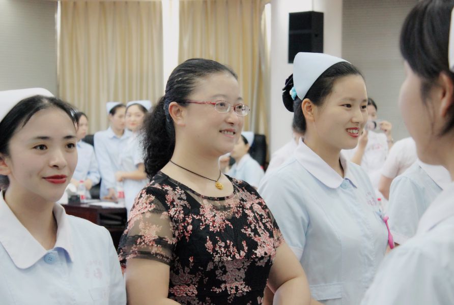 强服务，树形象——我院开展医护礼仪培训