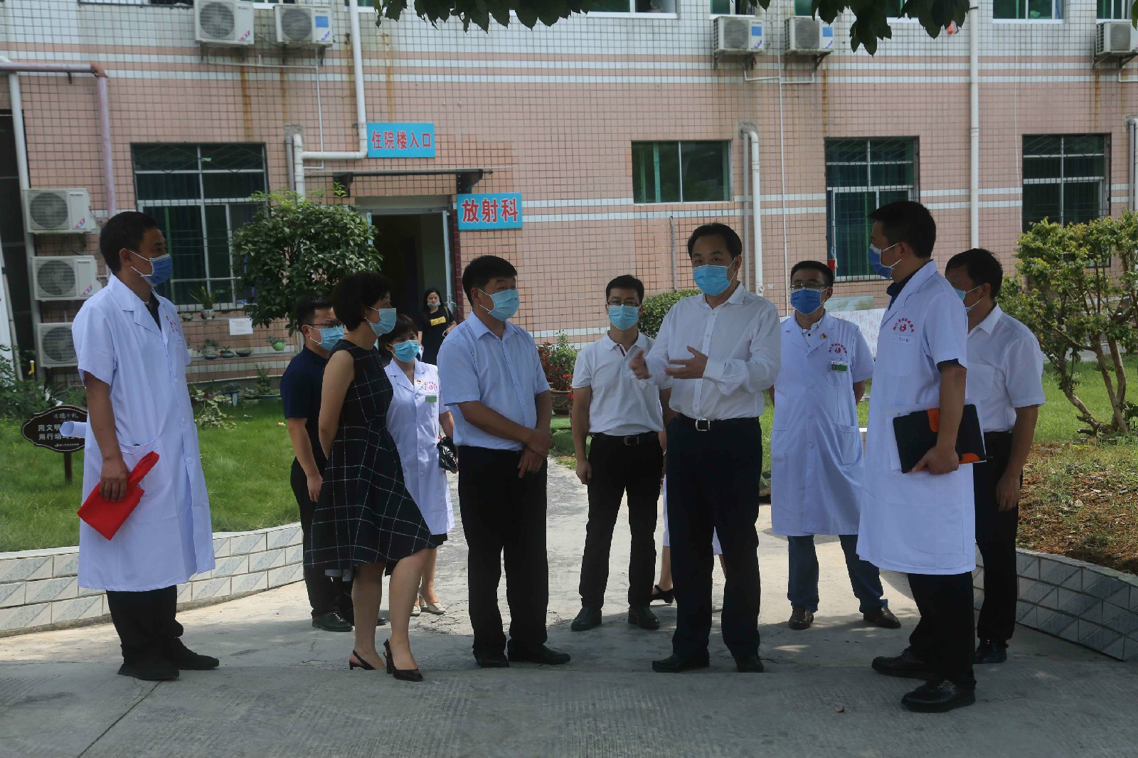 省卫生健康委党组书记、主任李奇勇一行莅临我院调研指导工作