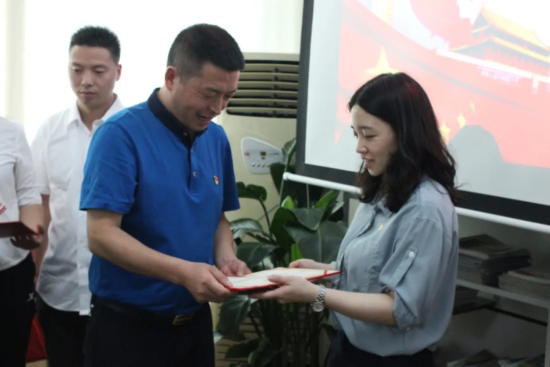 铜仁市妇幼保健院党总支召开庆祝建党99周年表彰大会暨党建工作推进会