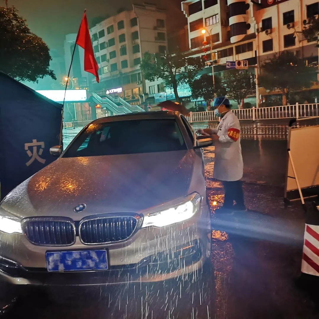 【众志成城抗疫情】铜仁市妇幼保健院党员一线扬党旗，逆流而上抗疫情