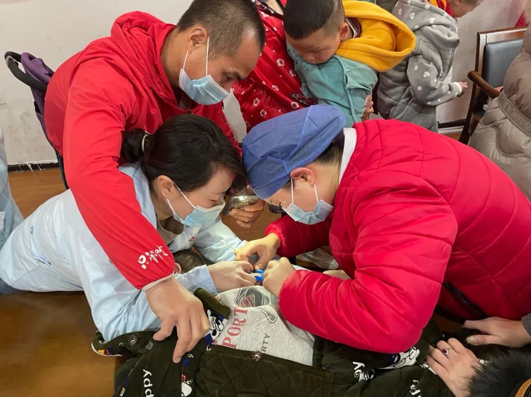【新闻】情系福利院，爱心暖童心——铜仁市妇幼保健院走进市福利院开展儿童健康体检