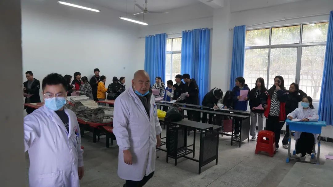 【新闻】“关爱听力健康，聆听精彩未来”——铜仁市妇幼保健院前往市特殊教育学校开展“全国爱耳日”健康教育义诊活动！