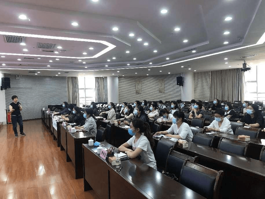 【新闻】健康靓丽我护航 构筑税苑幸福家—铜仁市妇幼保健院妇产专家团队深入铜仁市税务局开展健康讲堂