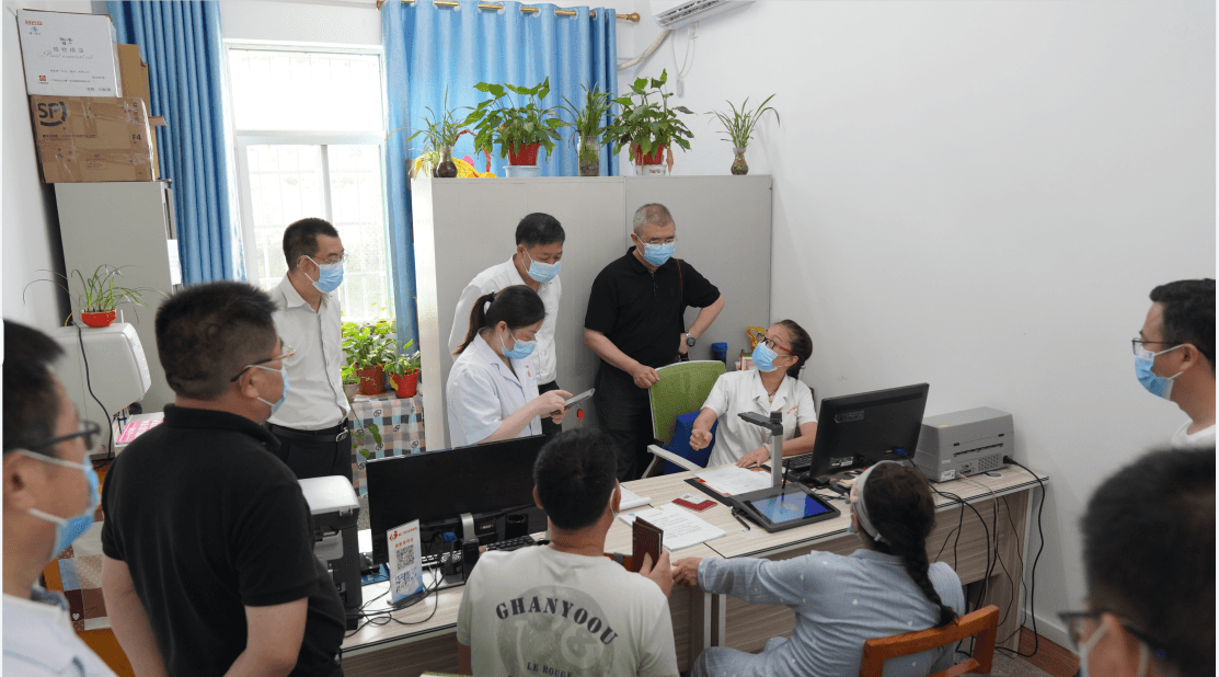 【新闻】贵州省税务局刘辉一行来铜仁市妇幼保健院调研新生儿“一站式”服务工作