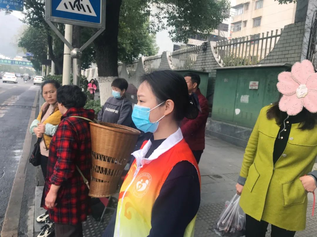 文明城市创建志愿服务活动，我们在行动！