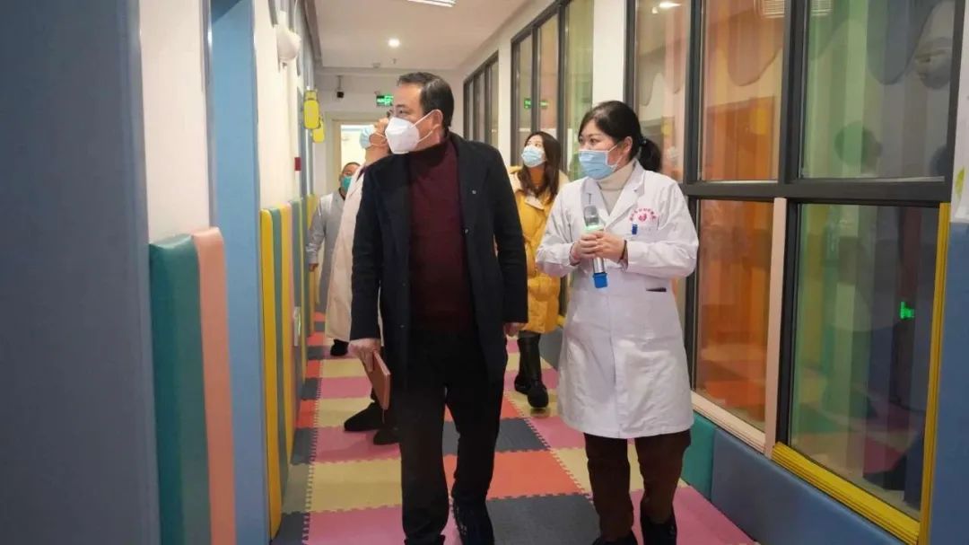 强强联合！铜仁幼专与我院举行3岁以下婴幼儿托育照护服务“教研实践基地”签约授牌