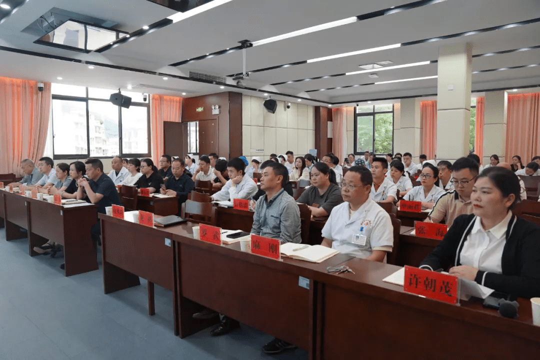 用“心”培德——切实提高医务人员的自身医德情感！廖淋森博士来院授课，收获满满！
